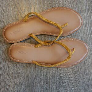 OLD NAVY ROPE SANDALS SIZE 9 - YELLOW
